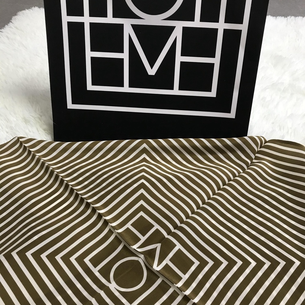 Toteme Silk Scarf - Picture 6 of 11